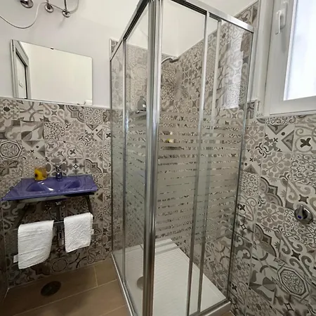 Binario 14 Piazza Garibaldi Bed & Breakfast Neapol