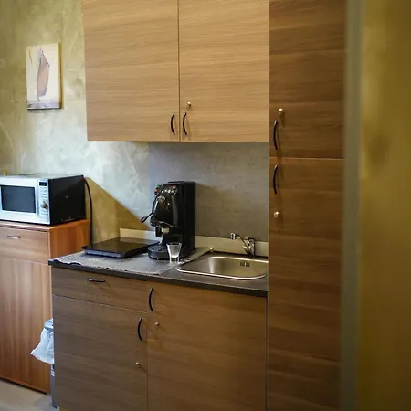 Bed & Breakfast Binario 14 Piazza Garibaldi 4*