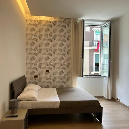 Binario 14 Piazza Garibaldi 4*