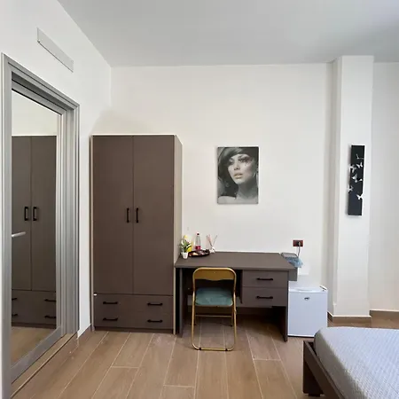 Binario 14 Piazza Garibaldi Bed & Breakfast 4*