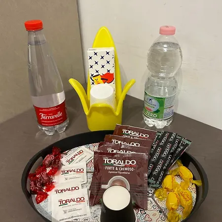 Bed & Breakfast Binario 14 Piazza Garibaldi Neapel