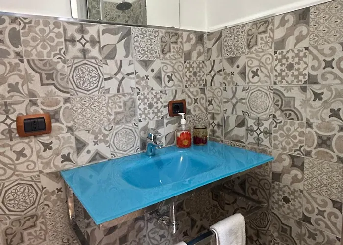 Binario 14 Piazza Garibaldi 4* 나폴리