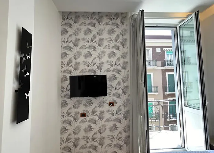 Binario 14 Piazza Garibaldi 4*