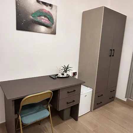 Binario 14 Piazza Garibaldi Неаполь