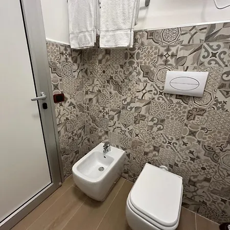 Binario 14 Piazza Garibaldi Bed & Breakfast 4*