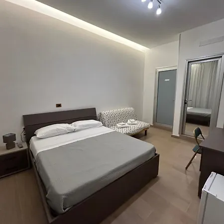 Binario 14 Piazza Garibaldi Bed & Breakfast 4*