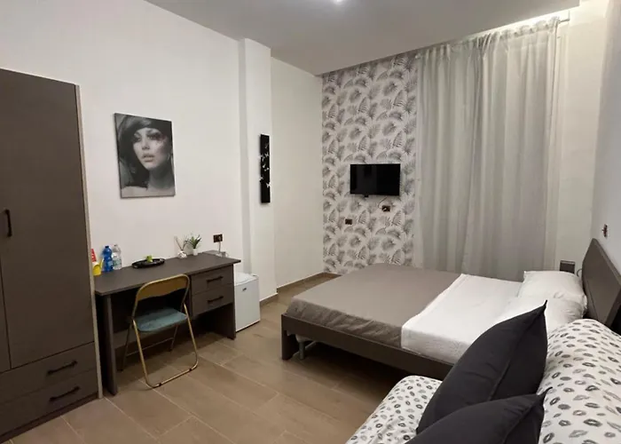 Binario 14 Piazza Garibaldi 4* נאפולי