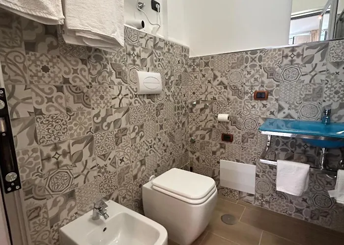 לינה וארוחת בוקר Binario 14 Piazza Garibaldi נאפולי