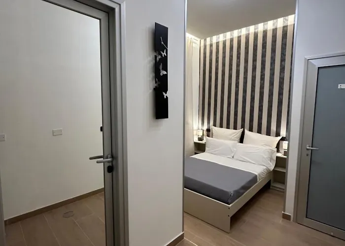 Binario 14 Piazza Garibaldi 4* נאפולי