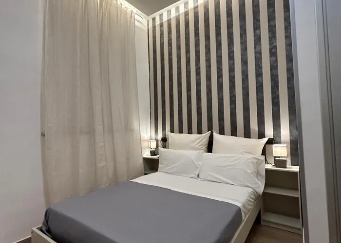 לינה וארוחת בוקר Binario 14 Piazza Garibaldi נאפולי