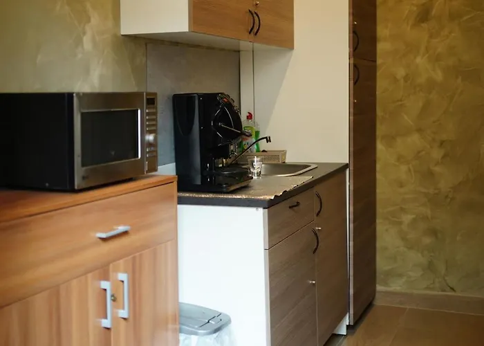 Binario 14 Piazza Garibaldi לינה וארוחת בוקר נאפולי