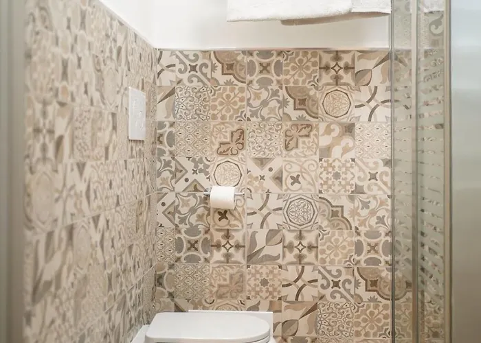 Binario 14 Piazza Garibaldi לינה וארוחת בוקר 4*