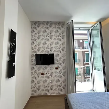 Binario 14 Piazza Garibaldi 4*